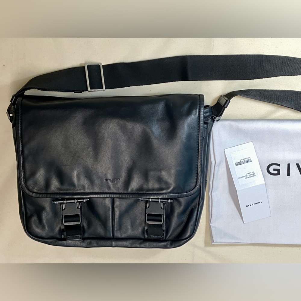 GIVENCHY Obsedia Leather Messenger Bag PRE OWNED  MENS